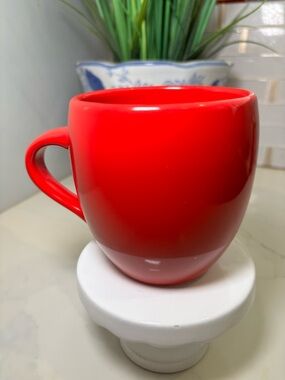 Vibrant 2005 Starbucks Cherry Red 14 Oz Thick Ceramic Mug - A Collector's Dream!